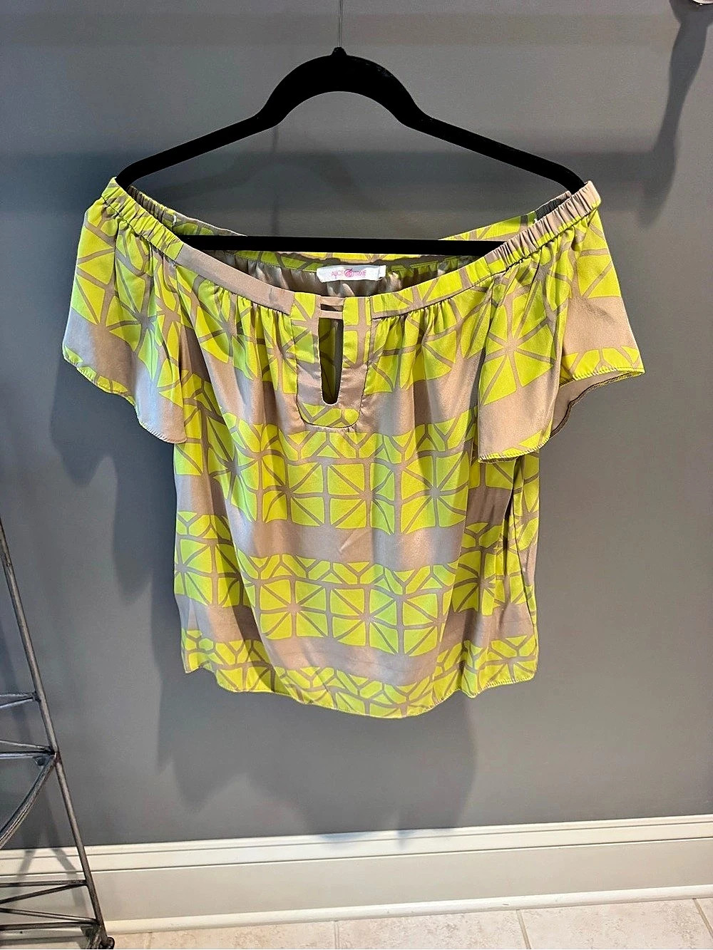 Alice & Trixie Off Shoulder Geometric Flutter Sleeve Top